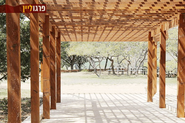 פרגולה עץ בגינה פרגולה מעץ בחצר